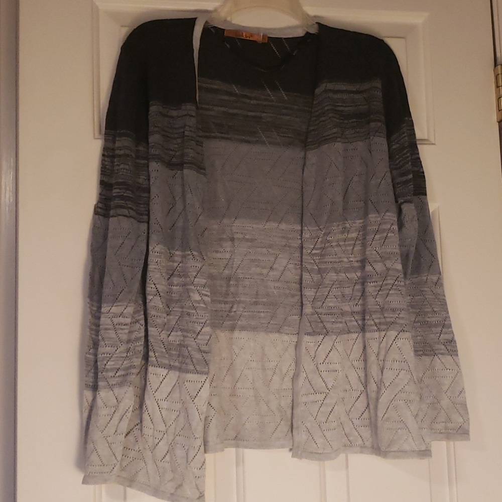 Comfy lightweight stylish cartigan